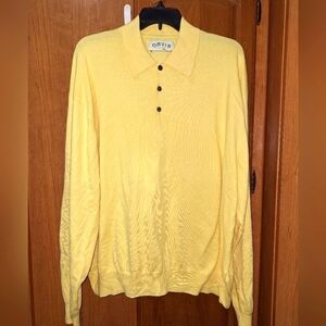 An Orvis men's XXL cotton, silk, and cashmere 1/4 button sweater in good shape.